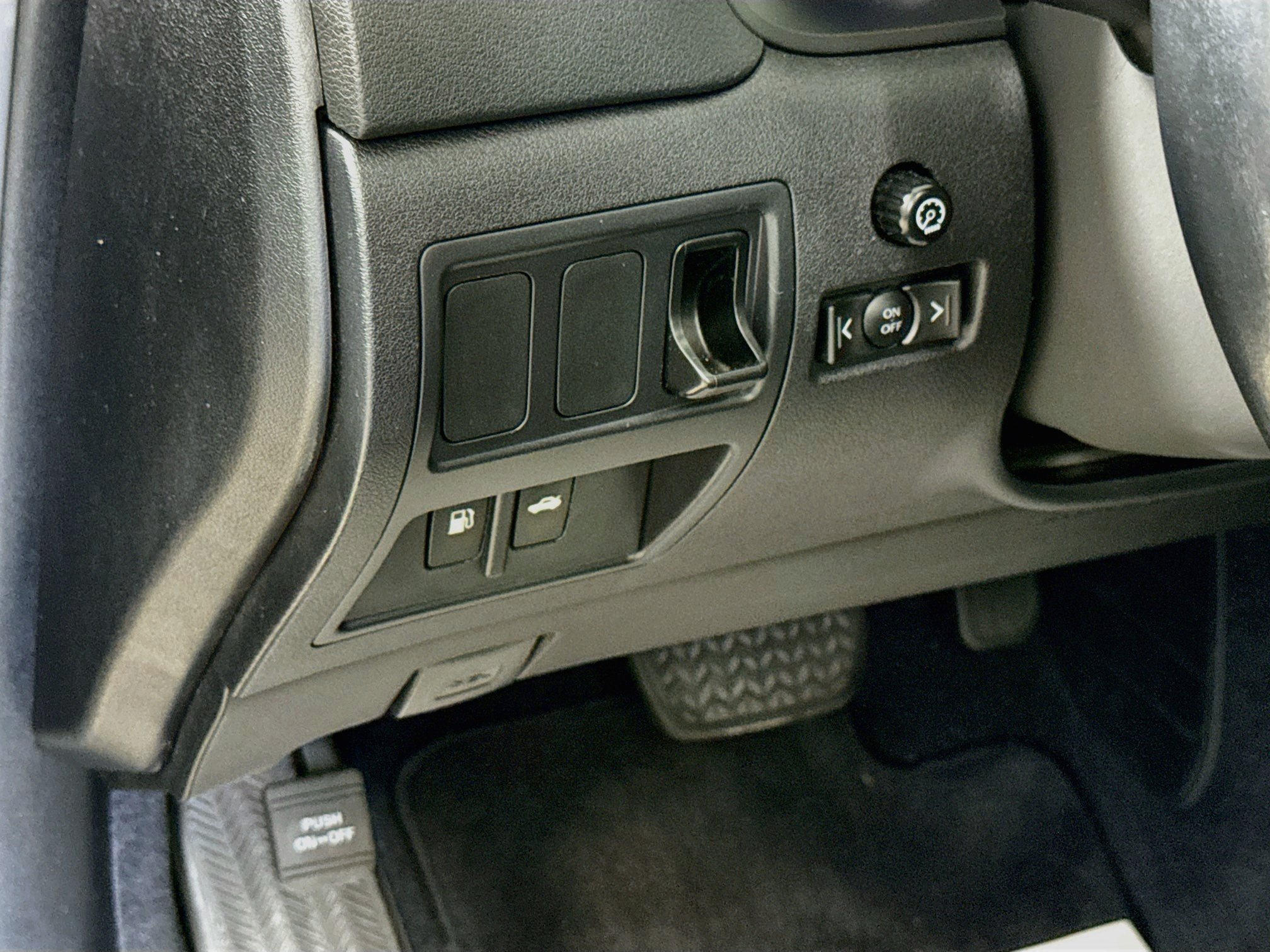Used 2008 Obsidian Lexus Base image 14