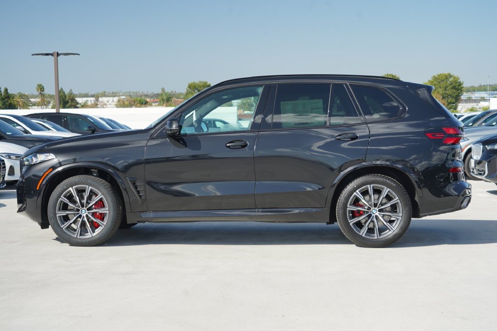 New 2026 Black Sapphire Metallic BMW xDrive40i image 5