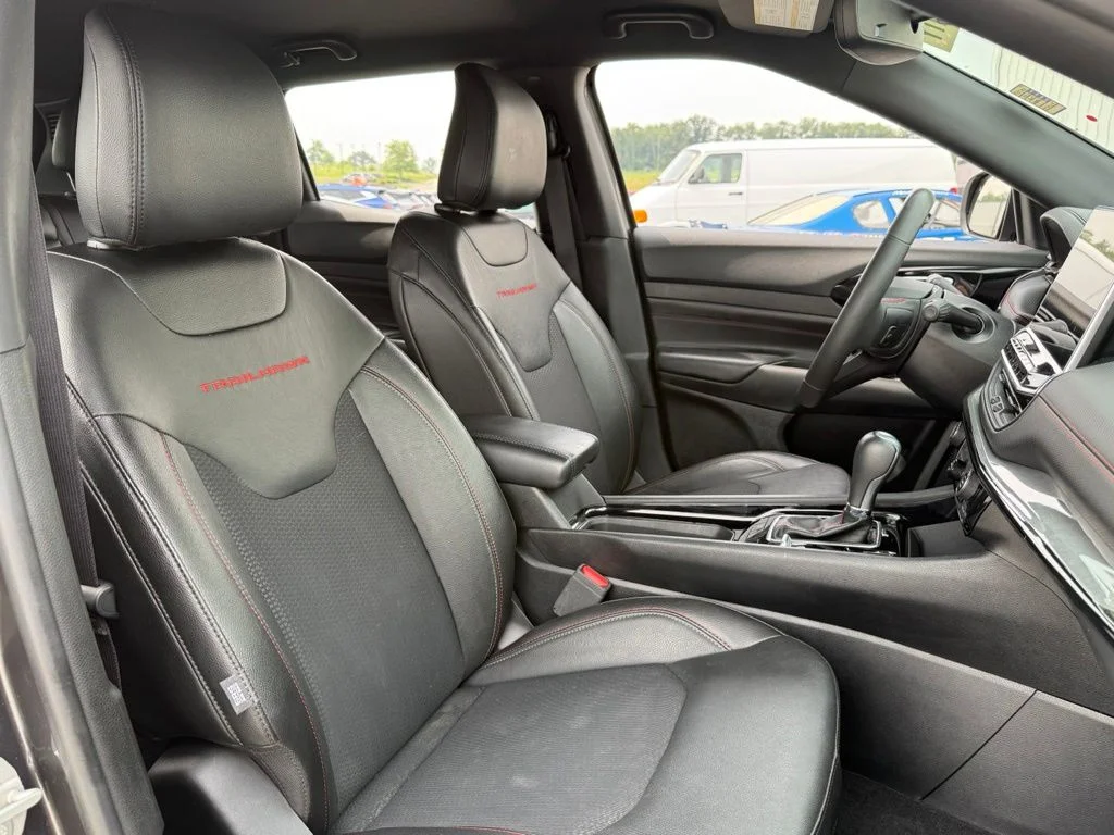 Used 2024  Jeep Trailhawk image 26