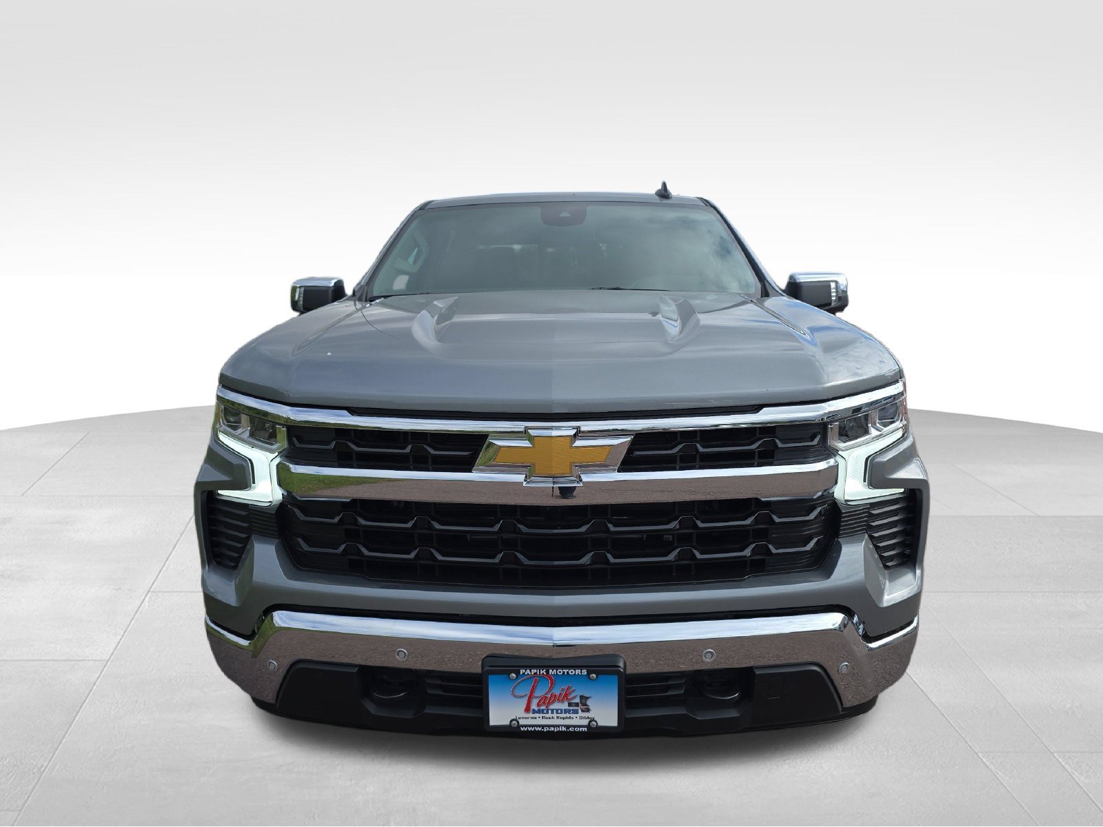 New 2026 Sterling Gray Metallic Chevrolet LT image 4