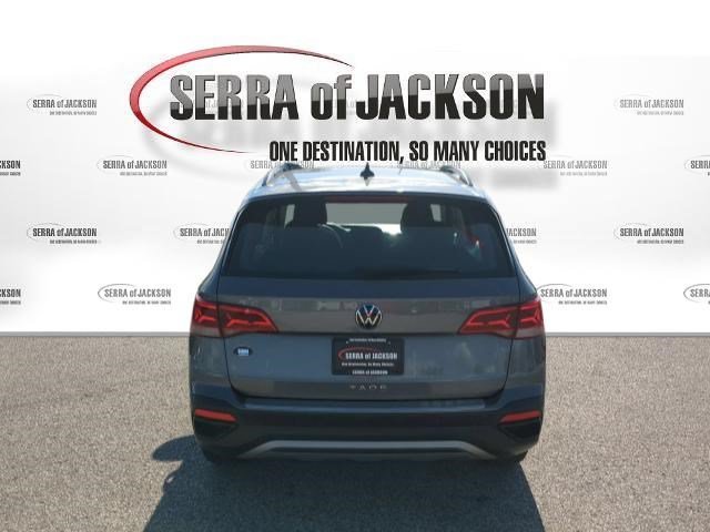 Used 2023  Volkswagen S image 8