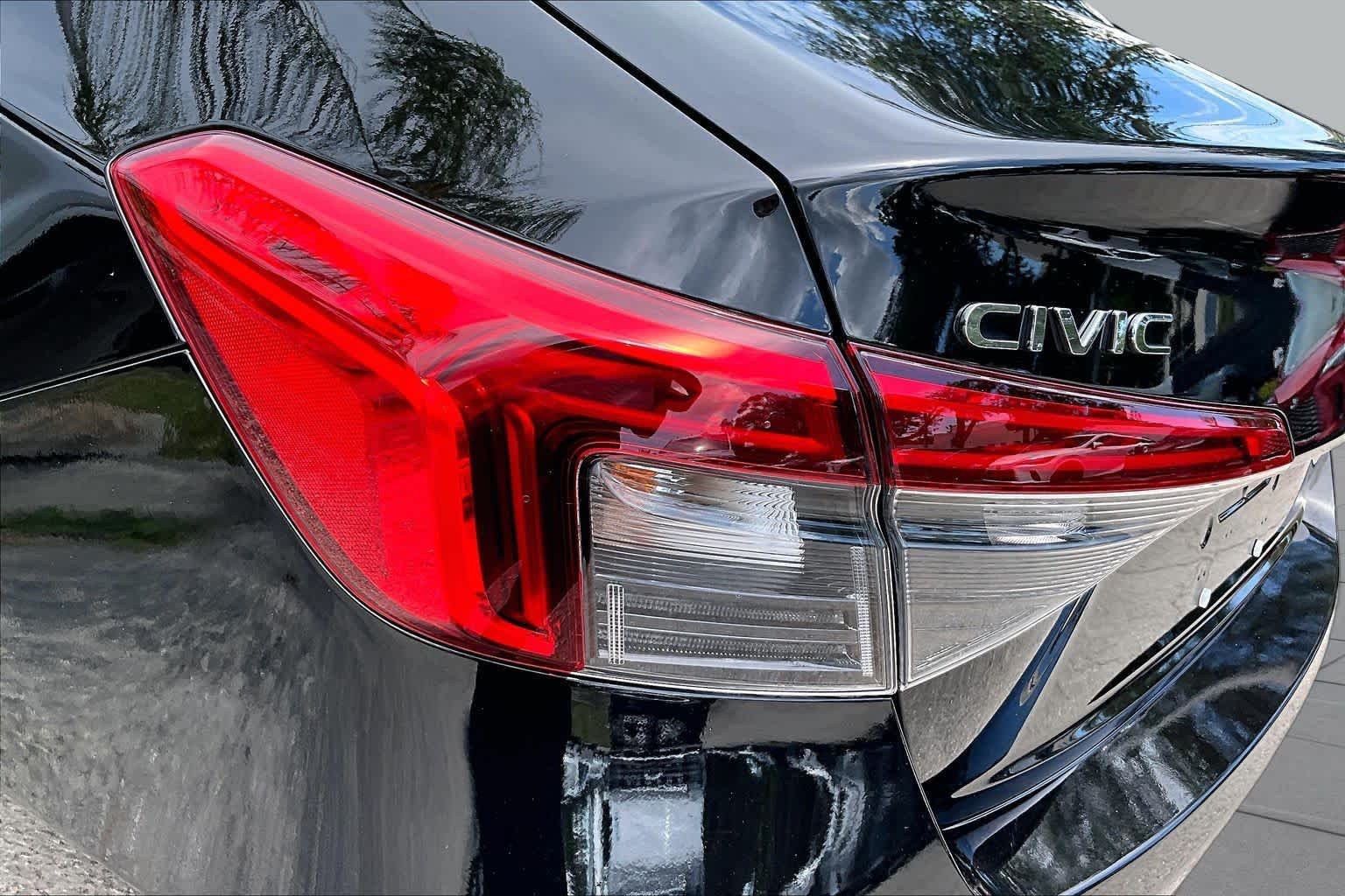 Used 2025 Crystal Black Pearl Honda Sport image 29