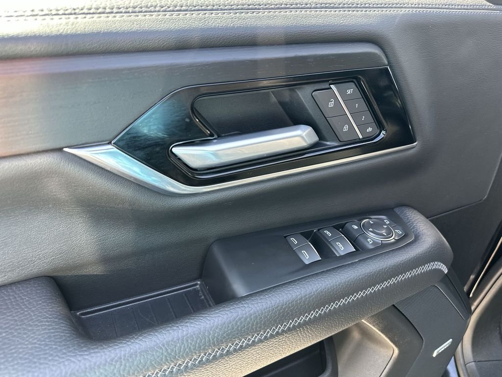 Certified Used 2025 Onyx Black GMC Denali image 23