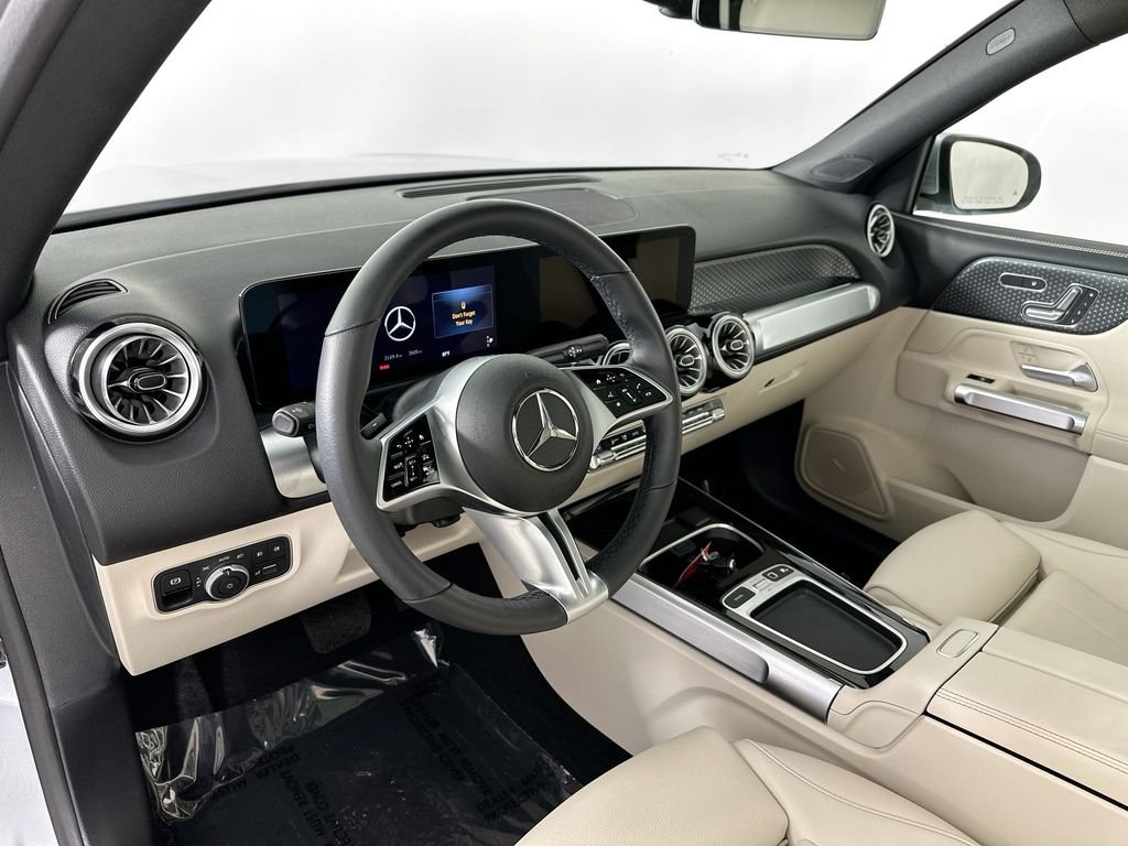Used 2026  Mercedes-Benz GLB 250 image 9