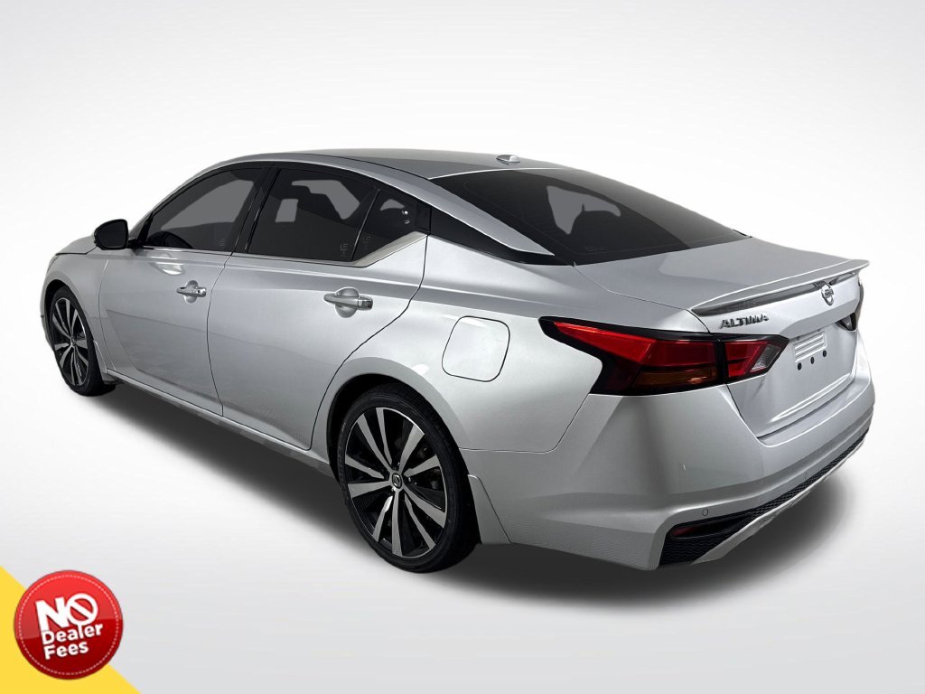 Used 2020 Silver Nissan 2.5 Platinum image 6