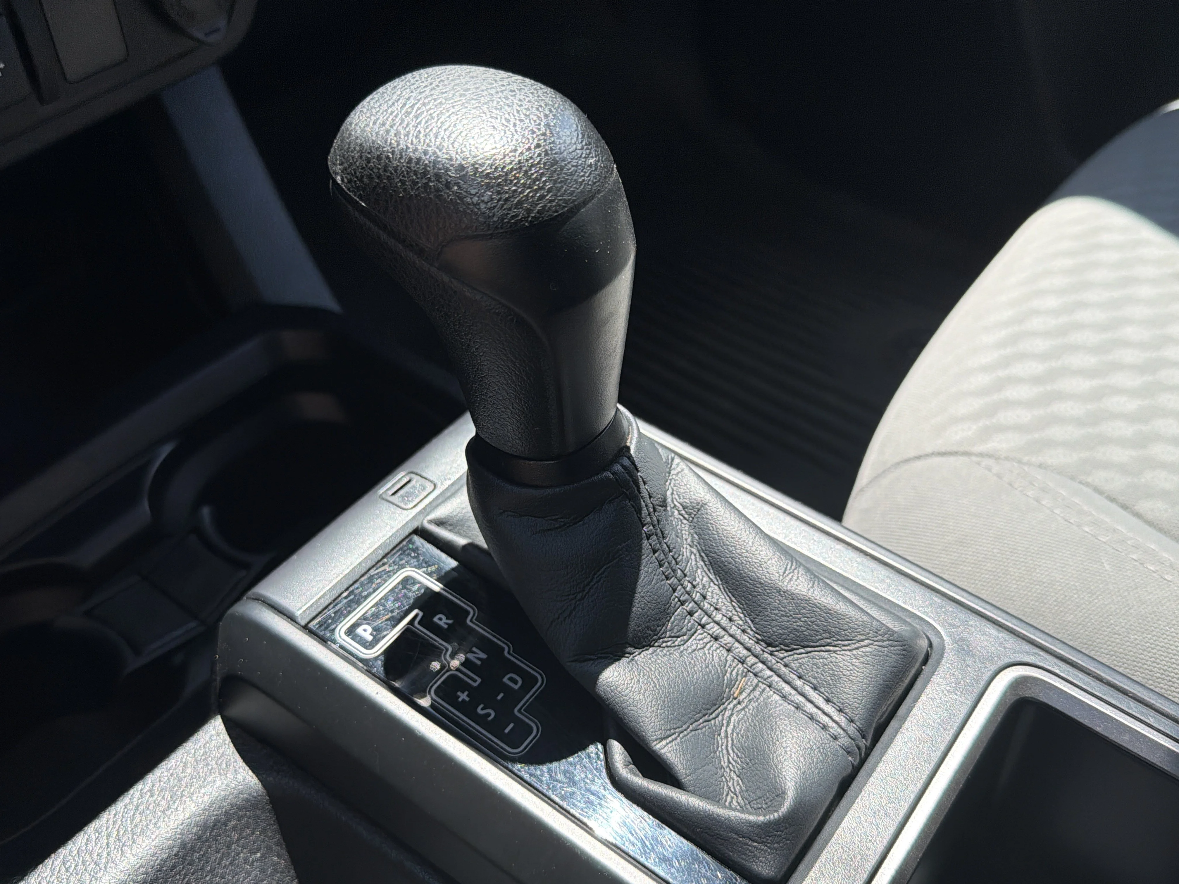 Used 2021 Super White Toyota SR image 22