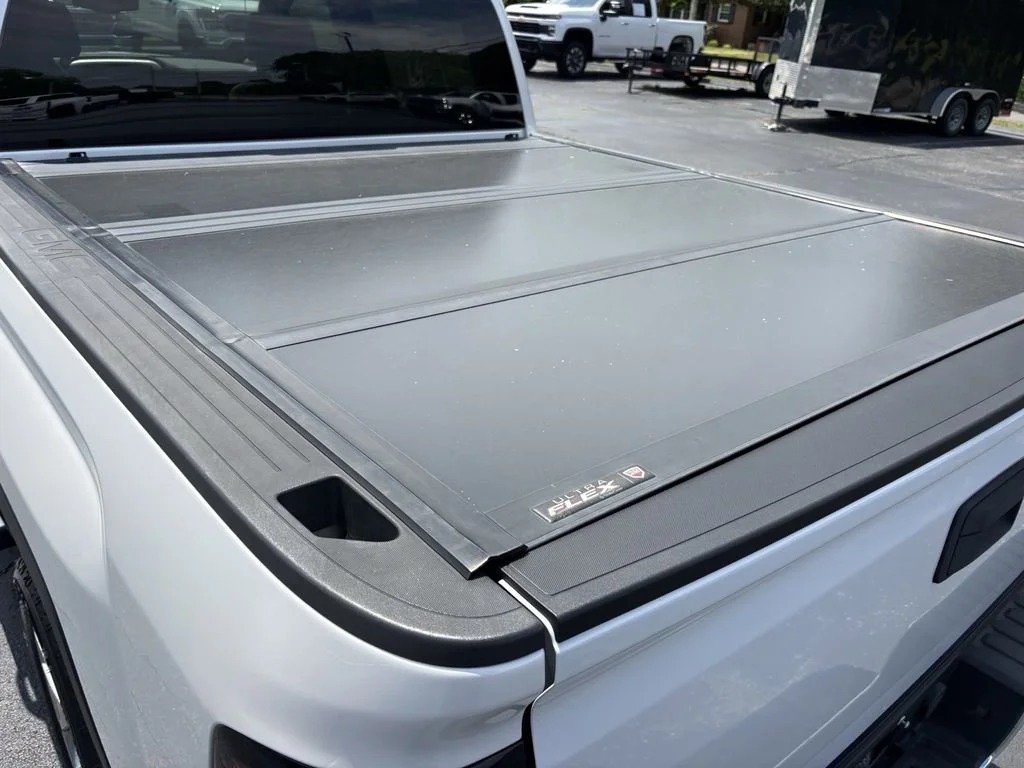 Used 2018 WHITE FROST TRICOAT GMC SLT image 13
