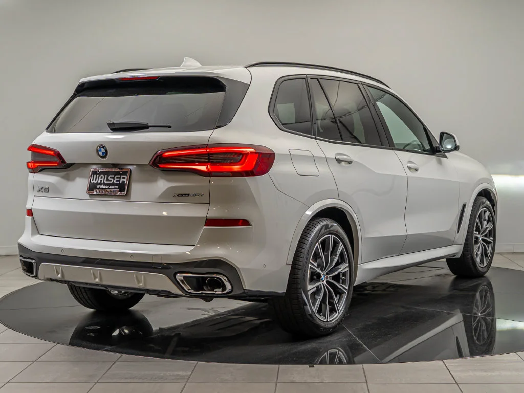 Used 2022 Alpine White BMW xDrive40i image 5
