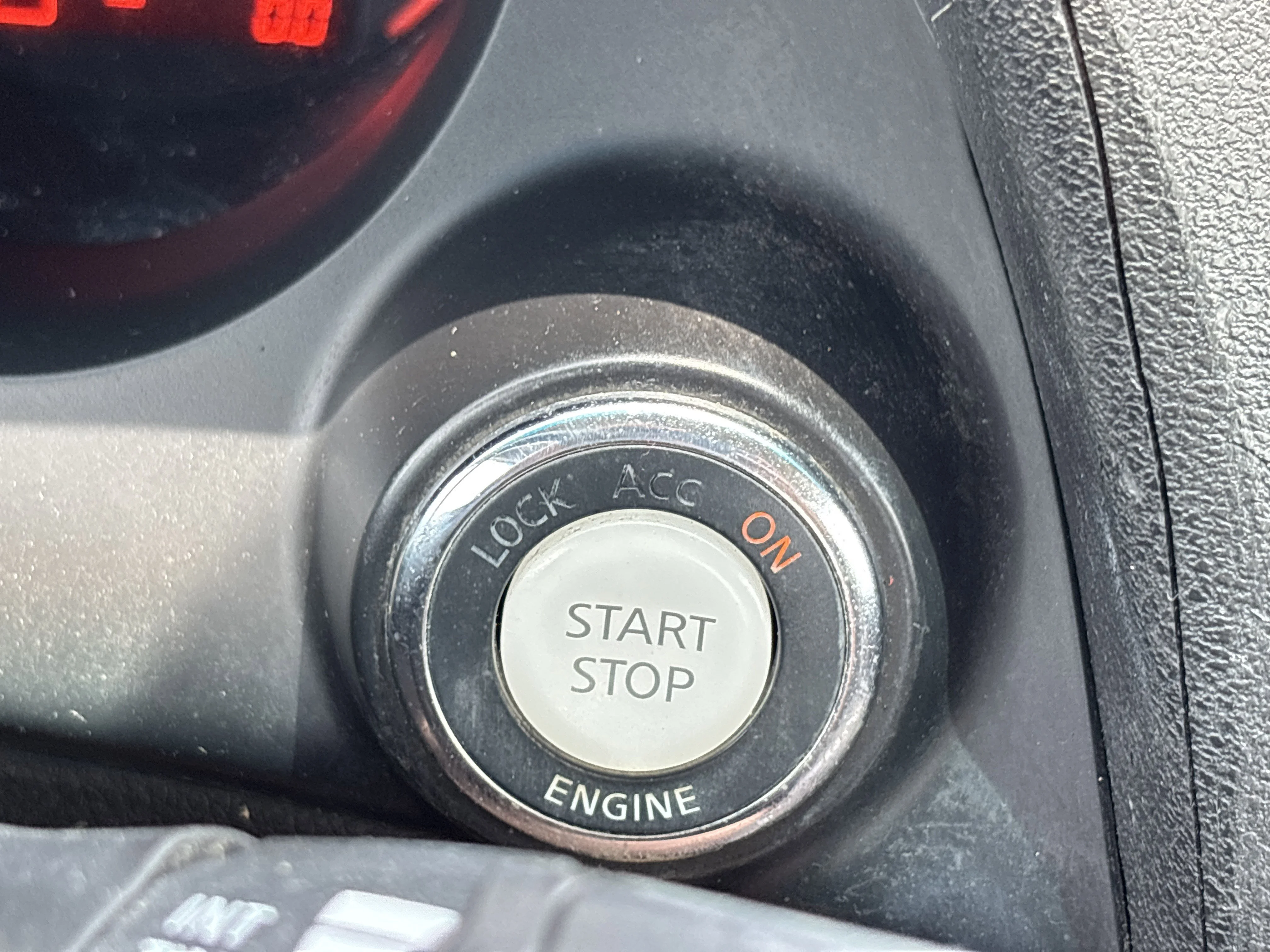 Used 2009 Navy Blue Metallic Nissan 2.5 S image 26