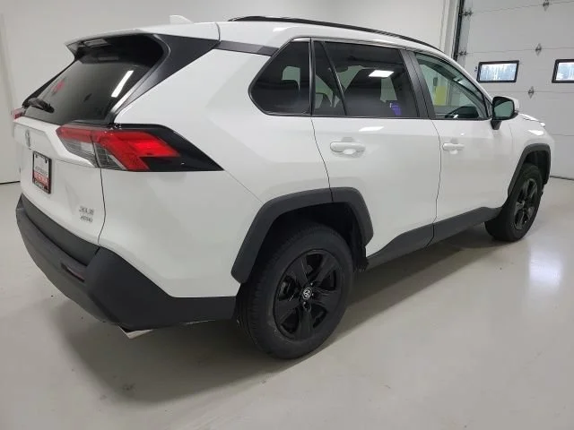 Used 2024 Ice Cap Toyota XLE image 34