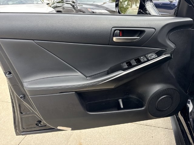 2025 Lexus IS 300 - Photo 13