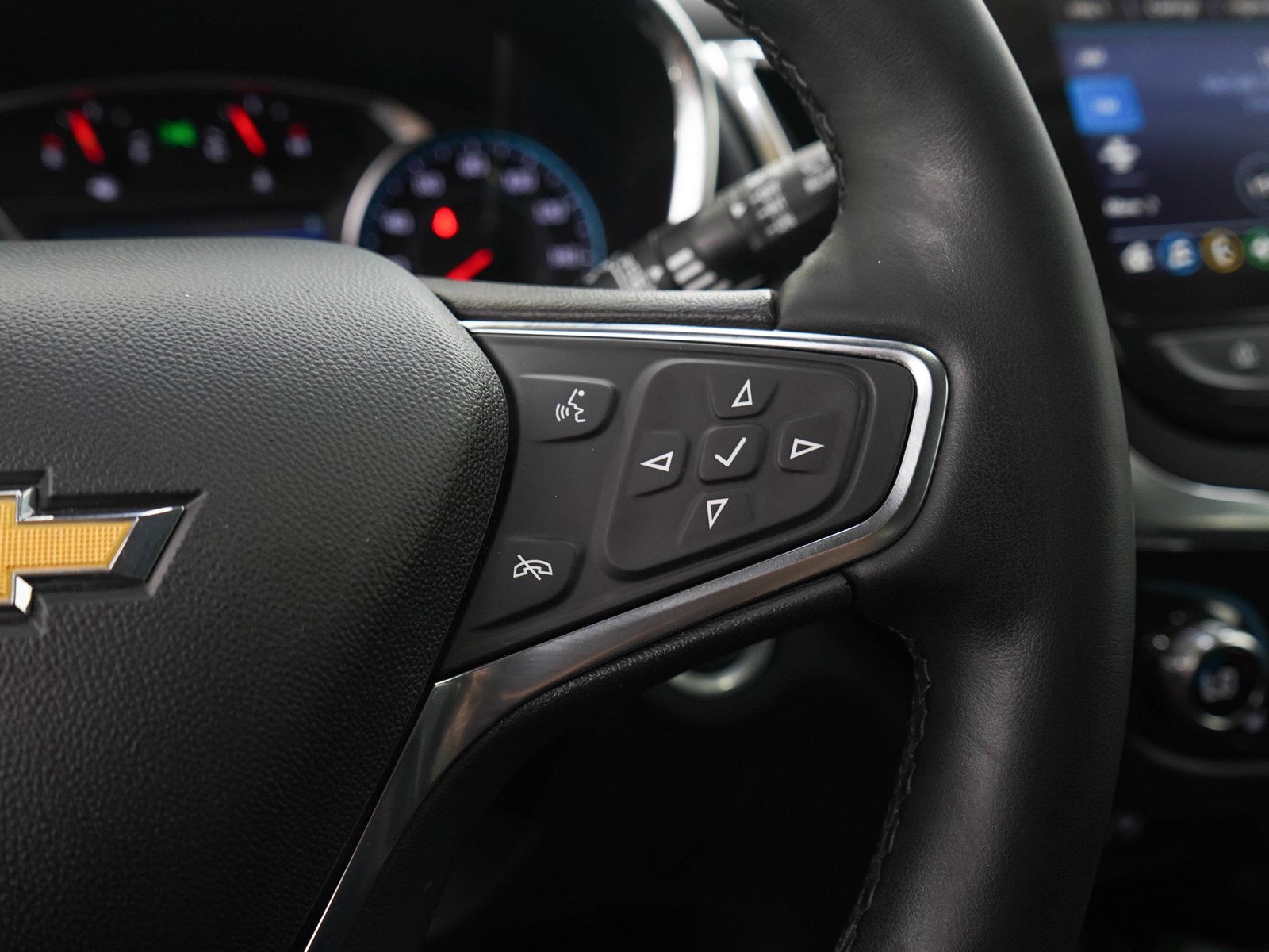 Used 2024 Lakeshore Blue Metallic Chevrolet Premier image 27