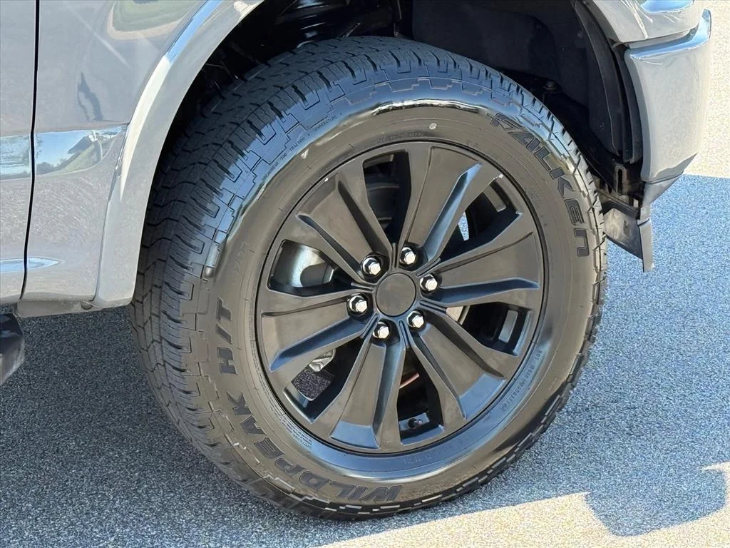 Used 2020  Ford XLT image 9