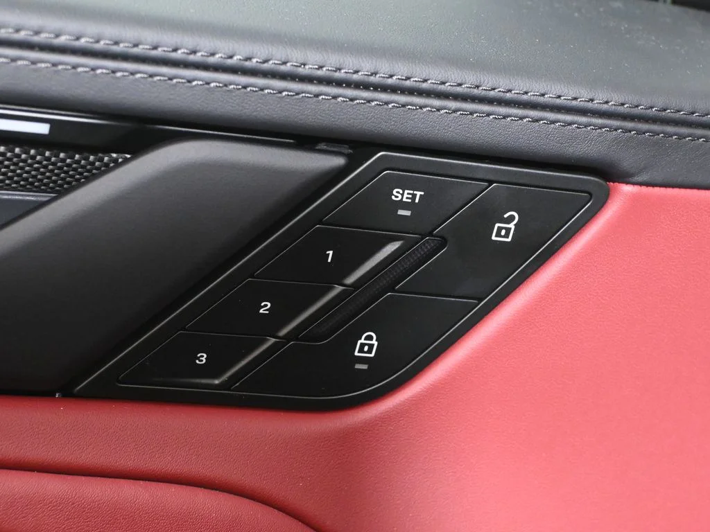 2026 Porsche Cayenne Turbo Electric - Photo 33