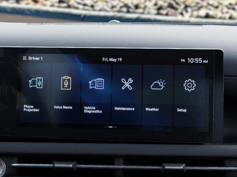 New 2027 White Hyundai SE AWD image 13