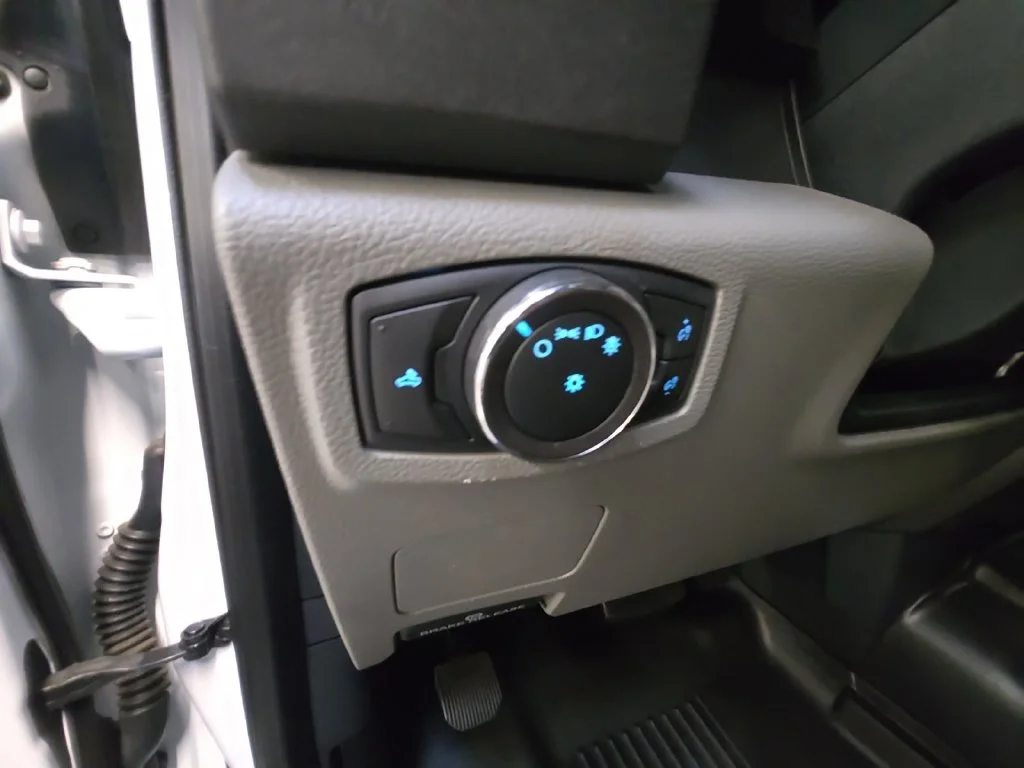 Used 2022 White Ford XL image 32