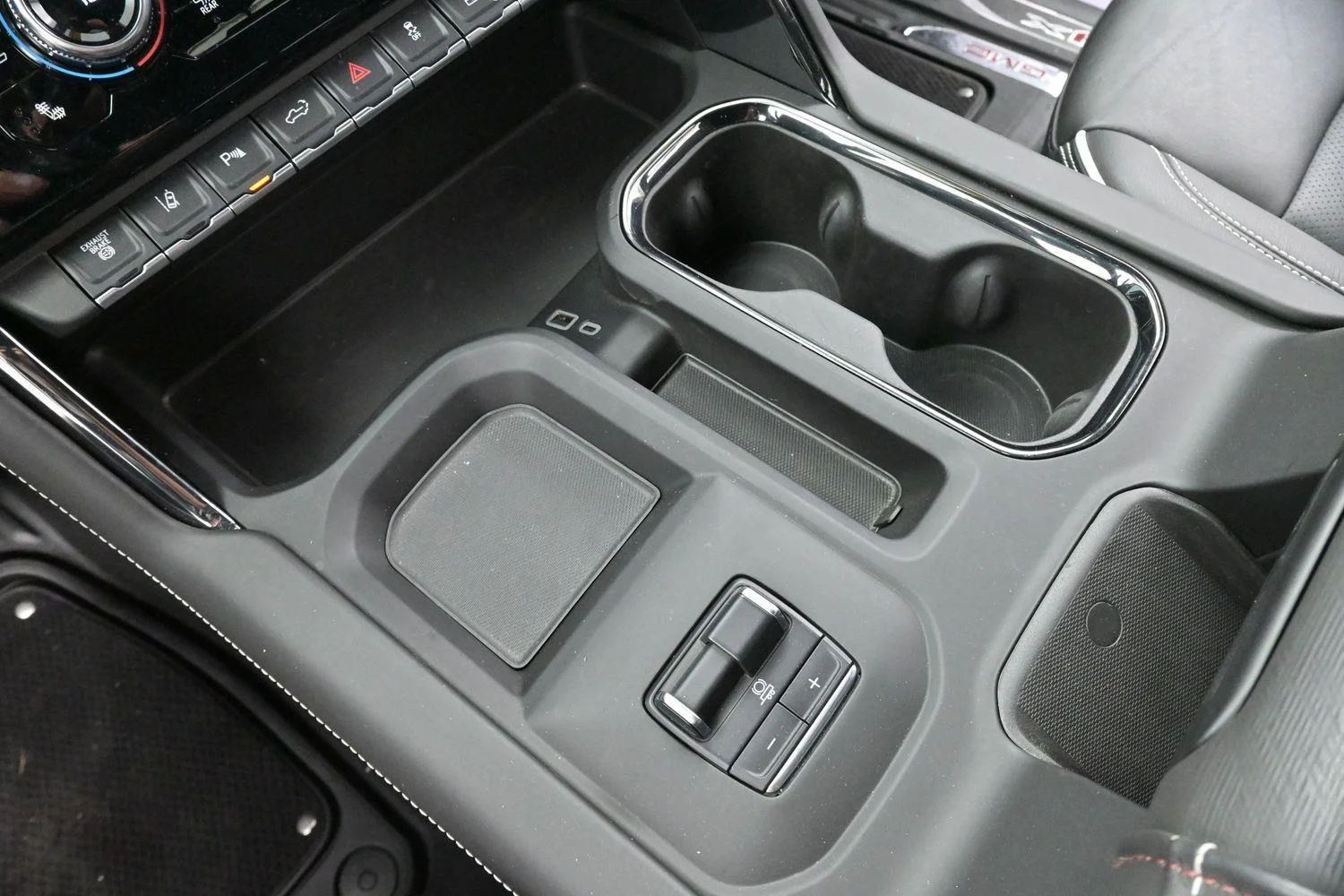 Used 2024 Titanium Rush Metallic GMC AT4X image 26