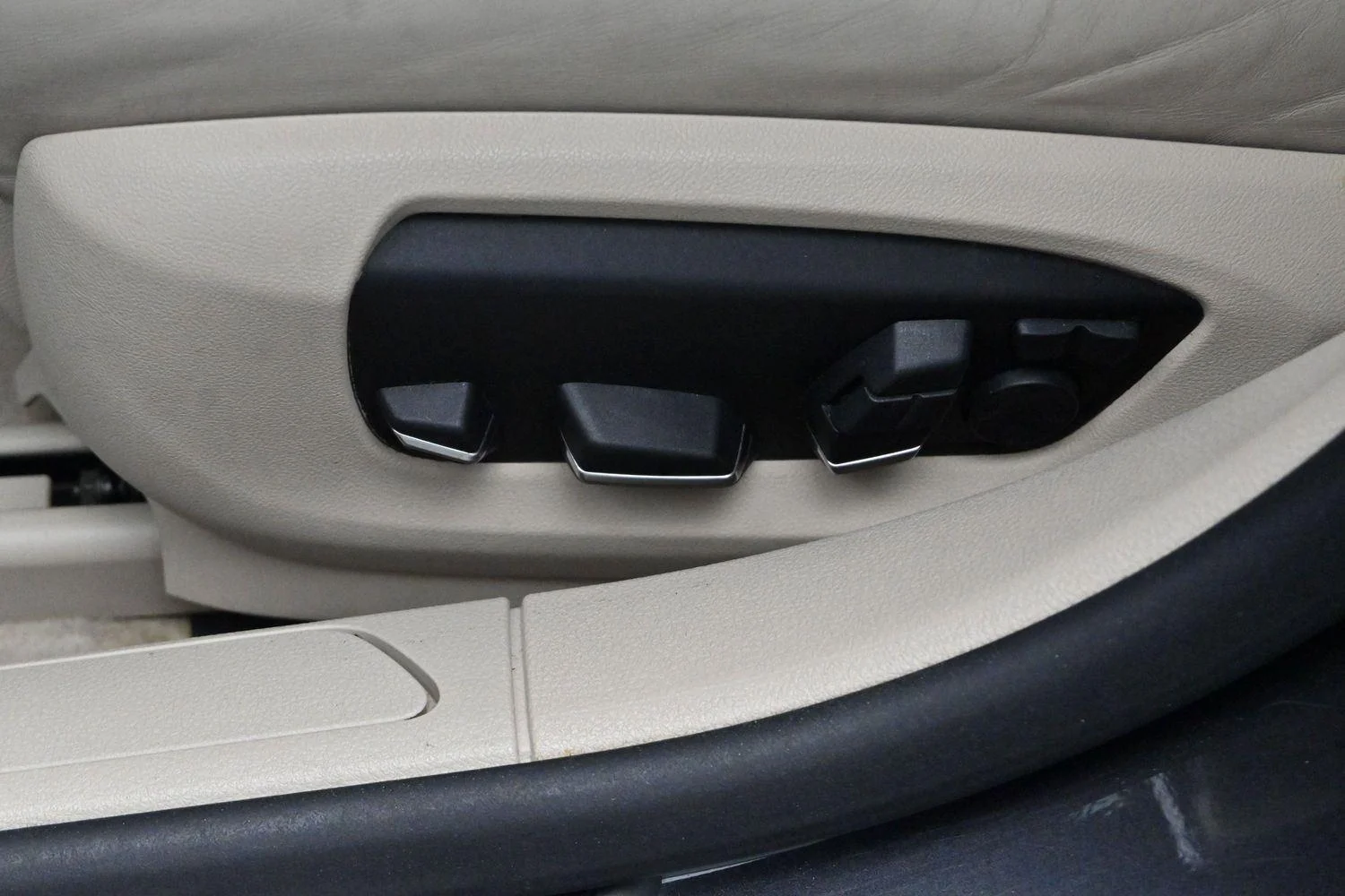 Used 2013 Dark Graphite Metallic Ii BMW 750i image 14
