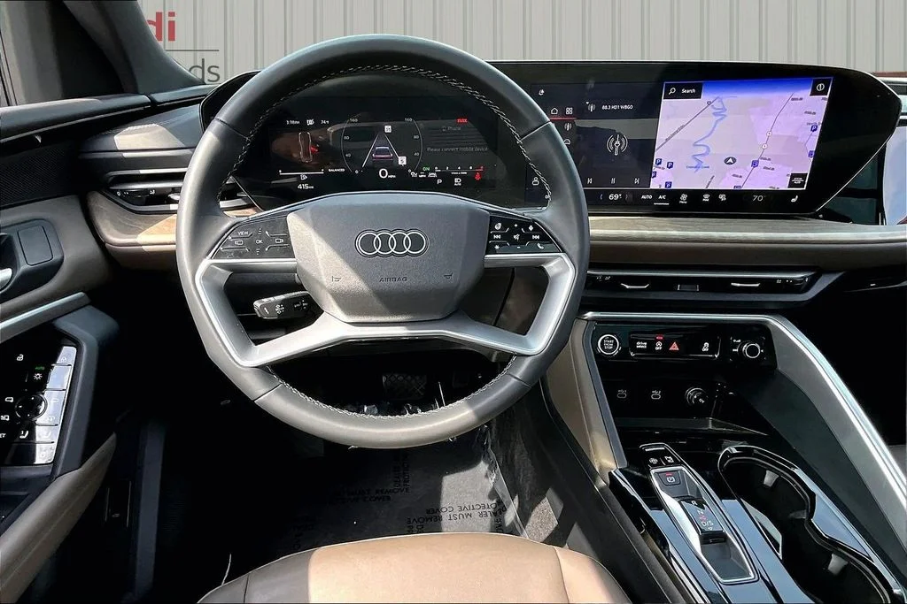 Used 2025 White Audi 2.0T Premium image 8