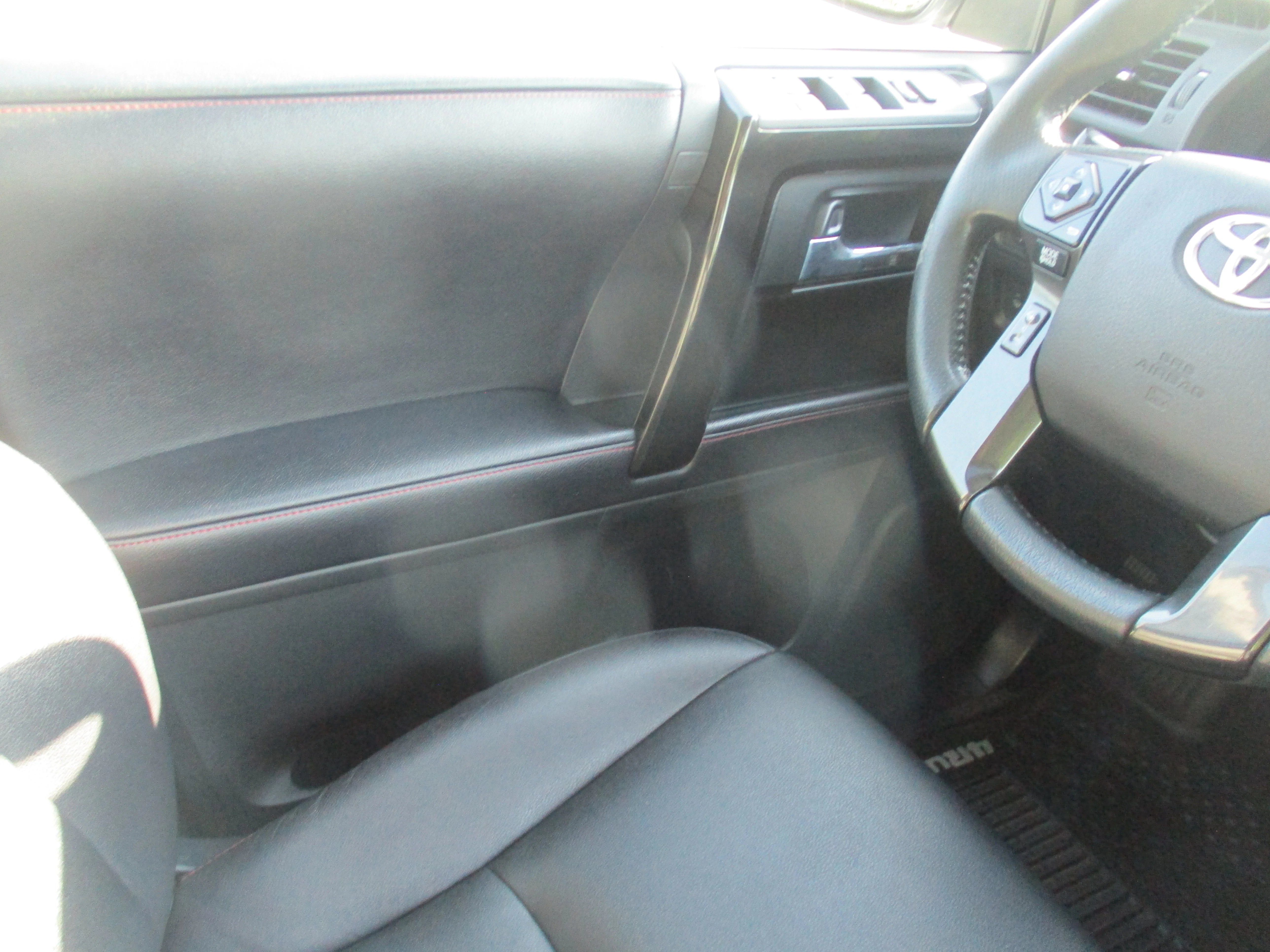 Used 2017 SUPER WHITE Toyota  image 24