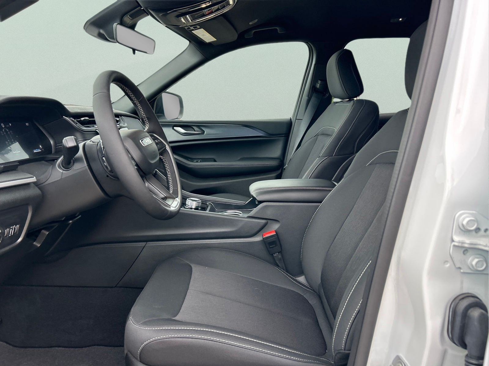 New 2026 Bright White Clear-Coat Exterior Paint Jeep Laredo image 9
