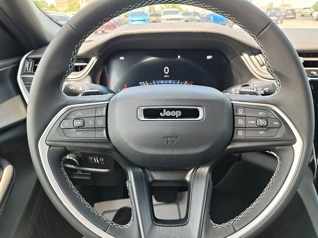 New 2026 Baltic Gray Metallic Clearcoat Jeep Laredo image 20