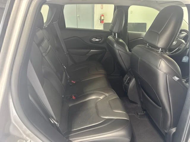 Used 2019 Silver Jeep Limited image 22