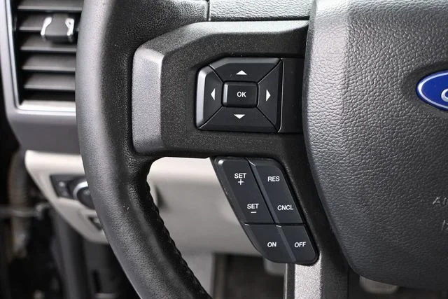 Used 2019 Black Ford XLT image 27