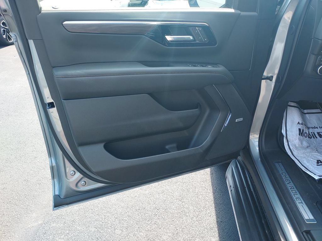 2026 Chevrolet Tahoe Premier - Photo 11
