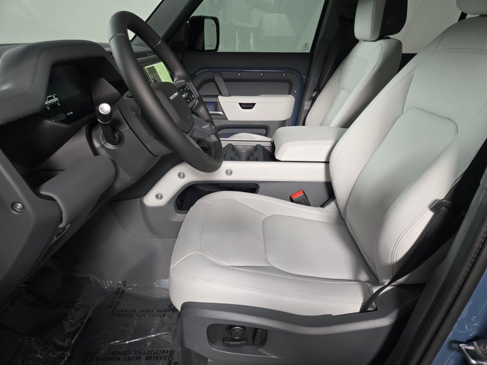 New 2026 Tasman Blue Land Rover X-Dynamic SE image 12