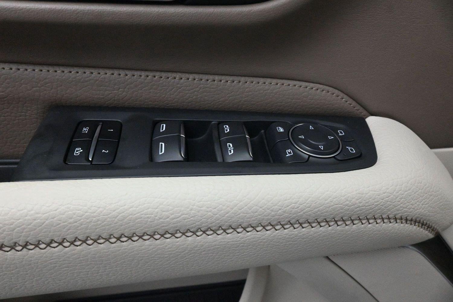 Used 2021 WHITE FROST TRICOAT GMC Denali image 15