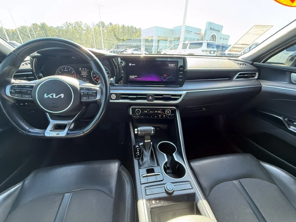 Used 2022 White Kia GT-Line image 7