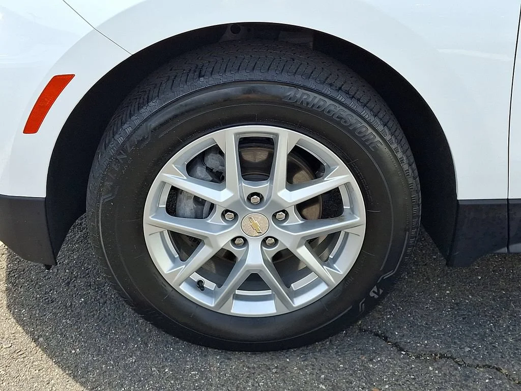 Used 2023 Summit White Chevrolet LT image 29