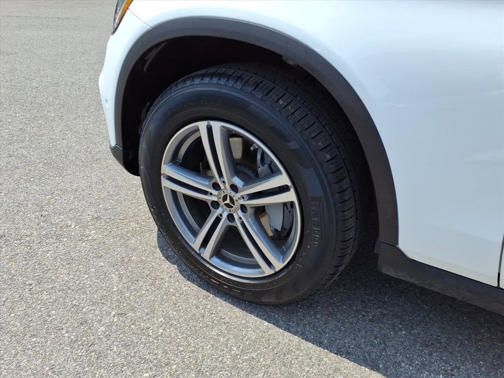 Used 2022 Polar White Mercedes-Benz GLC 300 image 9