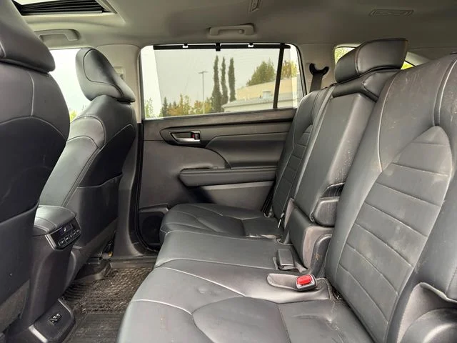 Used 2021 Gray Toyota XLE image 22