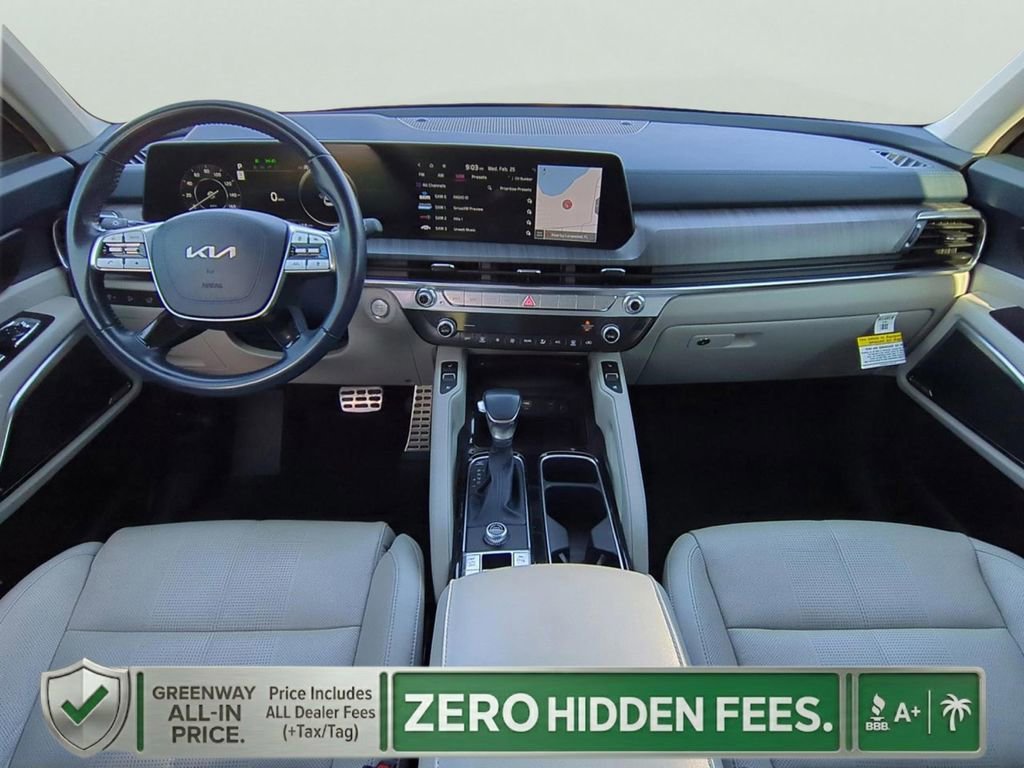Used 2023 Everlasting Silver Kia SX image 13