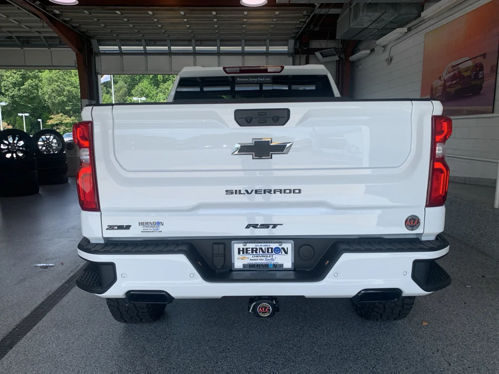 New 2026 Summit White Chevrolet RST image 7