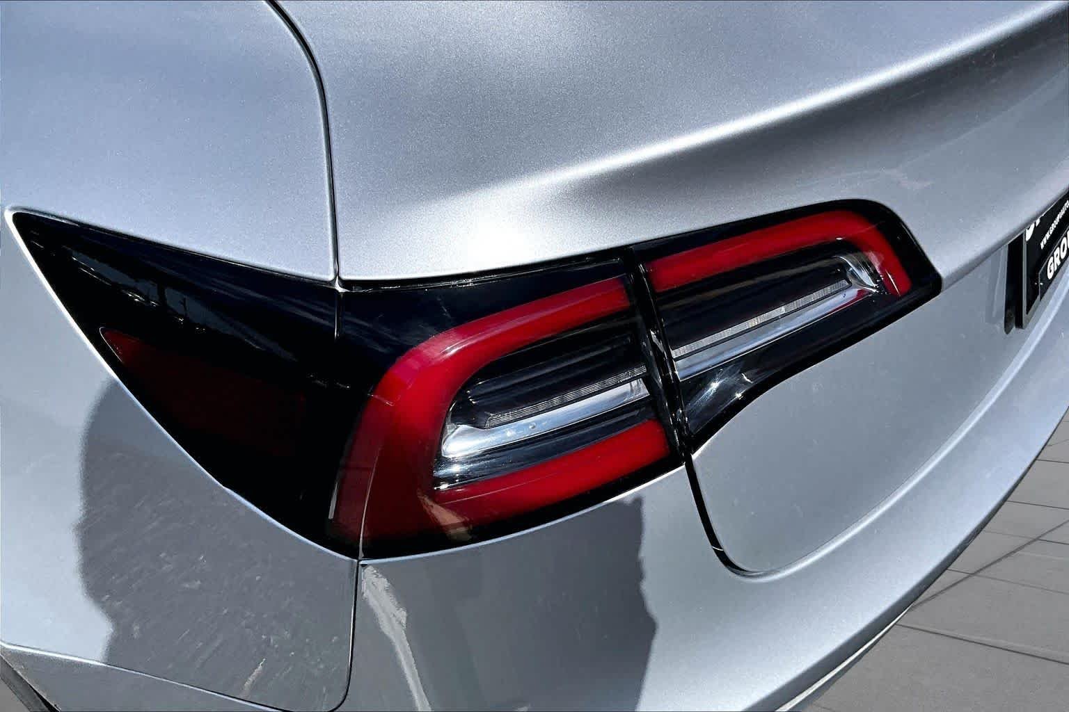 Used 2018 Midnight Silver Metallic Tesla Long Range Battery image 24
