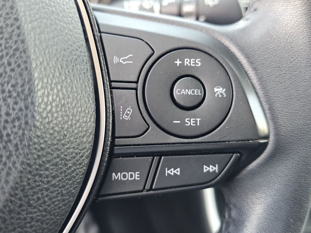 Used 2022 Silver Sky Metallic Toyota XLE Premium image 13