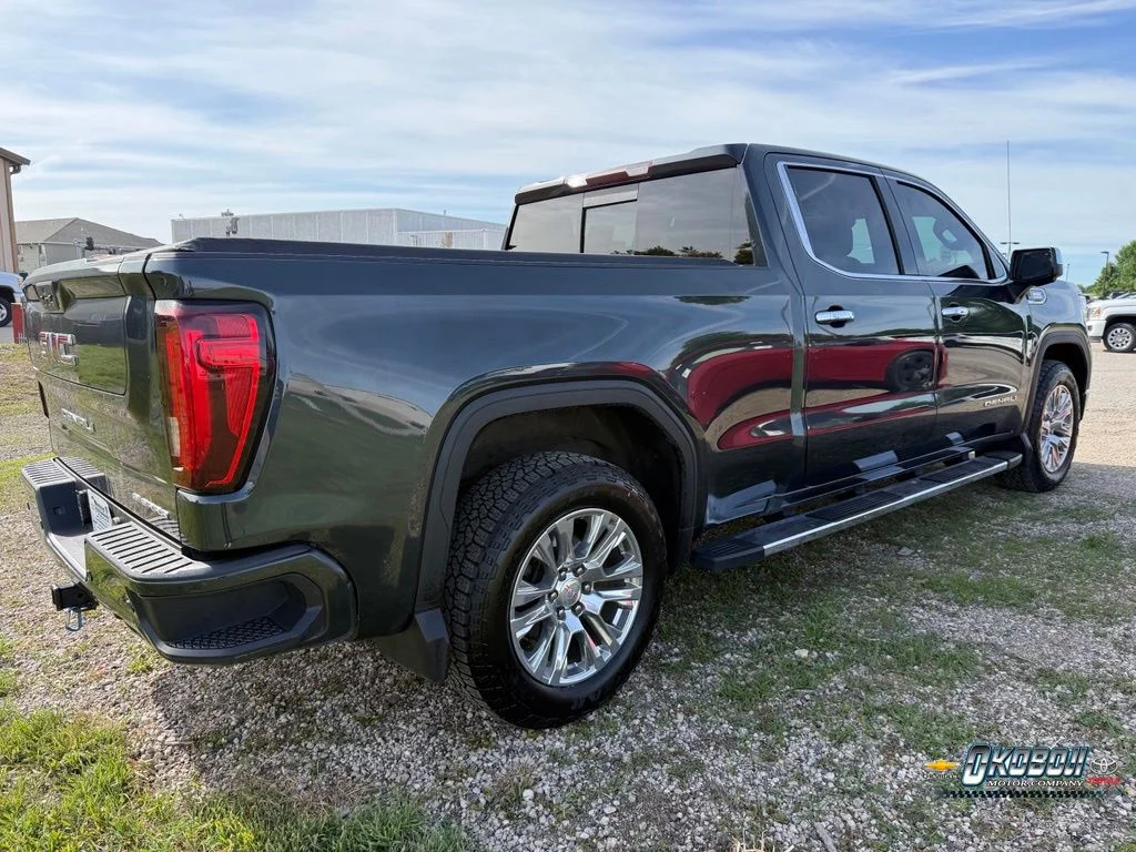 Used 2021 Green GMC Denali image 3