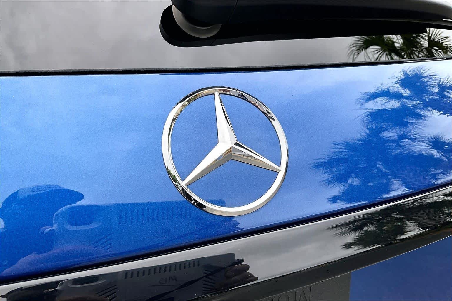 Used 2026 Starling Blue Metallic Mercedes-Benz GLC 300 image 31
