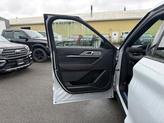 New 2026 Space White Metallic Ford ST-Line image 22