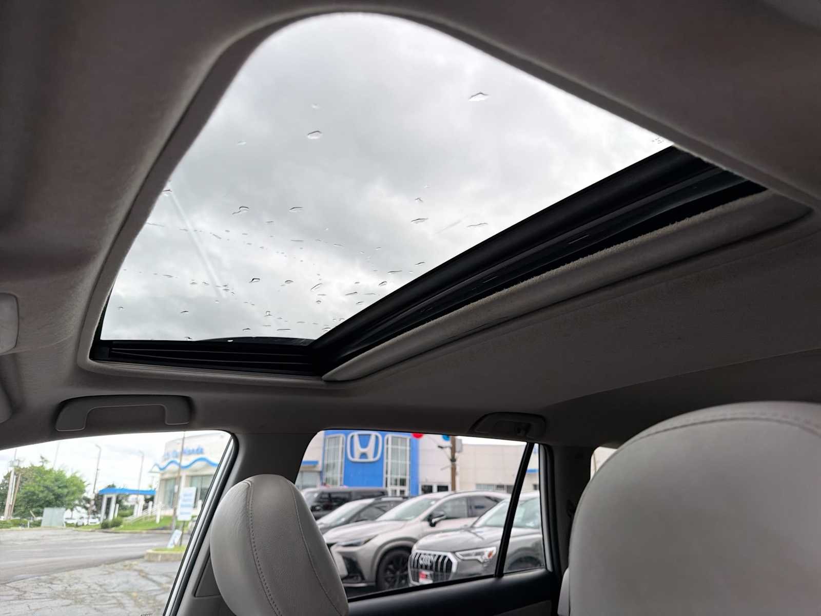 Used 2010 Blizzard Pearl Toyota Ltd image 23