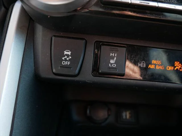 Certified Used 2023 MAGNETIC GRAY MET. Toyota  image 31