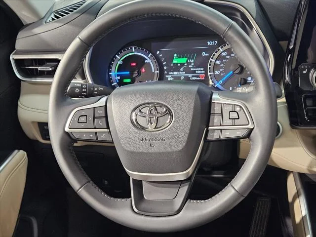 Certified Used 2024 RUBY FLARE PEARL Toyota  image 27
