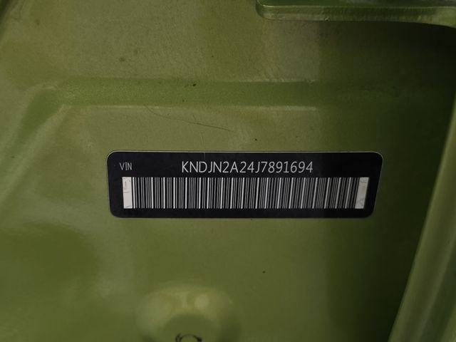 Used 2018 Green Kia Base image 10