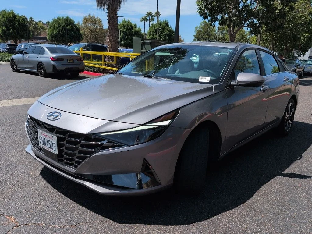 Used 2023 Silver Hyundai Limited image 3