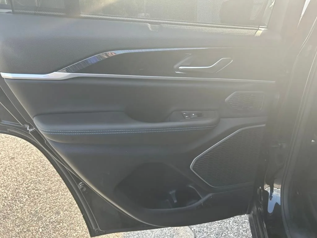 Used 2024 Black Jeep Trailhawk 4xe image 21
