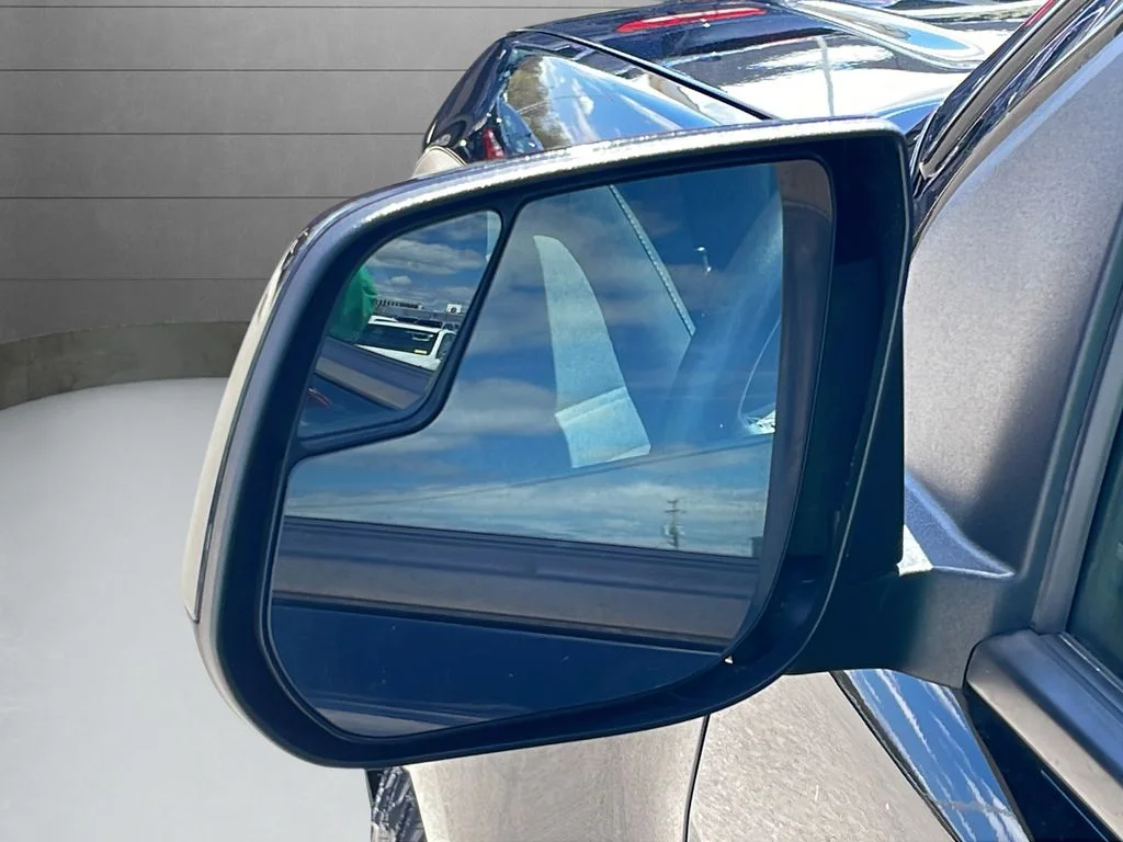 Used 2021 Black GMC AT4 w/Cloth image 43