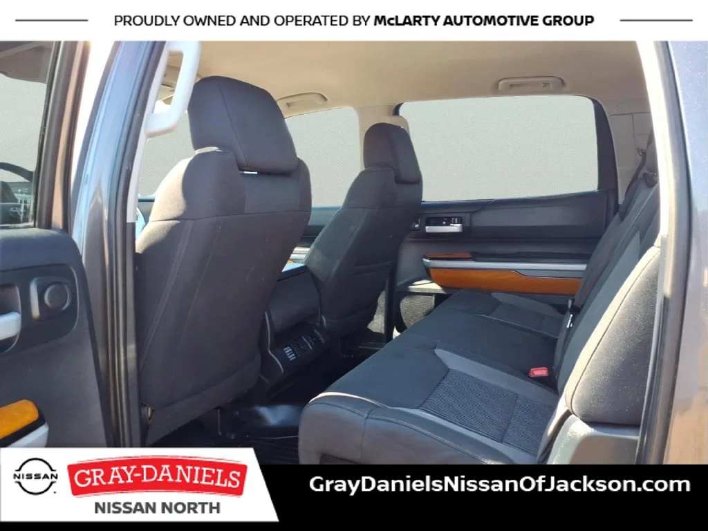 Used 2015 Gray Toyota SR5 image 27